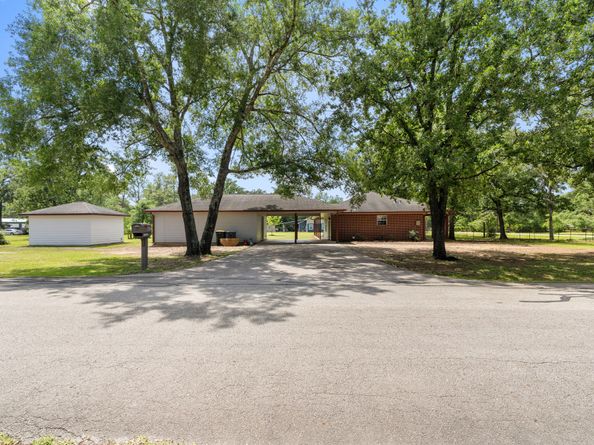 445 Woolridge Dr Drive, Conroe TX 77301