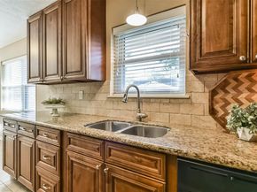 1518 Neptune Lane, Houston TX 77062
