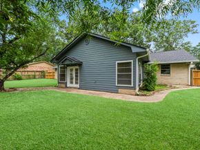 209 Summit Drive, Conroe TX 77303