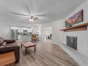 209 Summit Drive, Conroe TX 77303