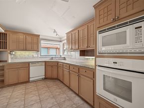 5437 Loch Lomond Drive, Houston TX 77096