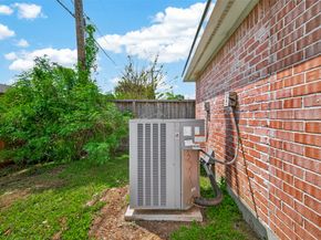 5437 Loch Lomond Drive, Houston TX 77096