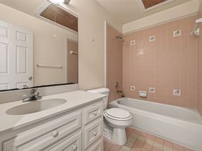 5437 Loch Lomond Drive, Houston TX 77096
