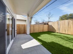 1303 Cordel Street B, Houston TX 77009