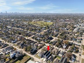 1303 Cordel Street B, Houston TX 77009