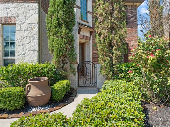 39 Tioga Pl, Tomball TX 77375