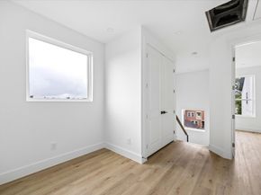 1034 W 17th Street B, Houston TX 77008