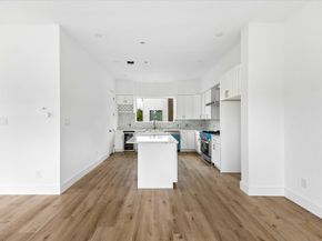 1034 W 17th Street B, Houston TX 77008