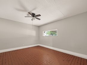 5810 Flamingo Drive, Houston TX 77033