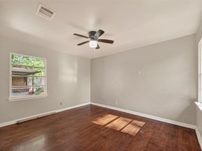 5810 Flamingo Drive, Houston TX 77033