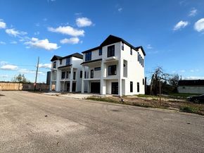 1716 Erin Street, Houston TX 77009
