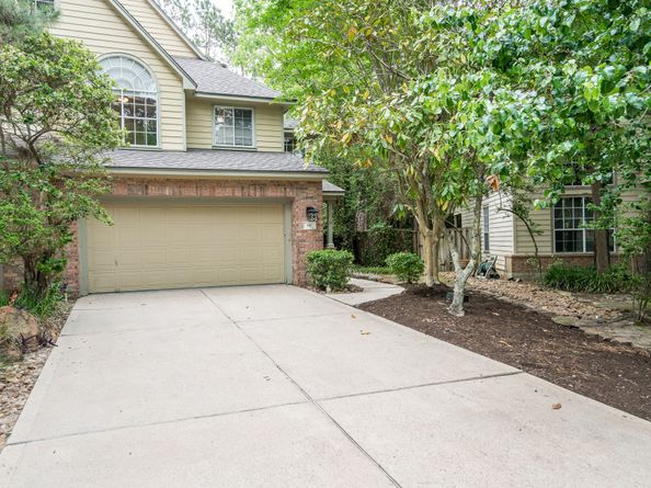 66 Lakeridge Court, The Woodlands TX 77381