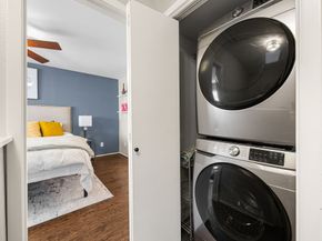 1300 Fairview Avenue B, Houston TX 77006