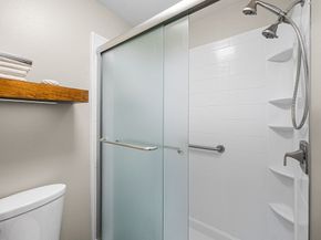 1300 Fairview Avenue B, Houston TX 77006