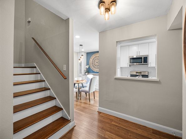 1300 Fairview Avenue B, Houston TX 77006