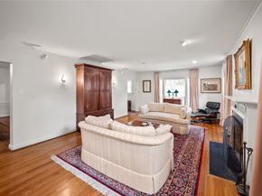 2229 Maroneal Street, Houston TX 77030