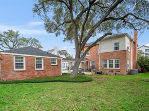 2229 Maroneal Street, Houston TX 77030