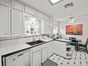 2229 Maroneal Street, Houston TX 77030