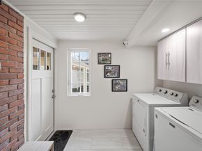 2229 Maroneal Street, Houston TX 77030