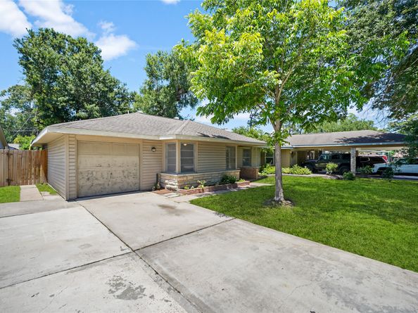 8527 Brower Street, Houston TX 77017