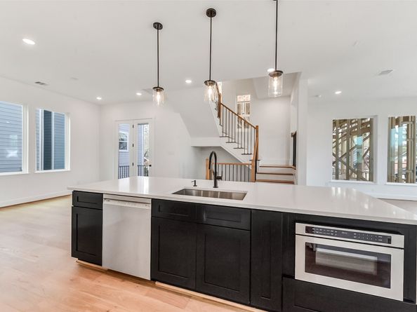 806 Fisher Street B, Houston TX 77018