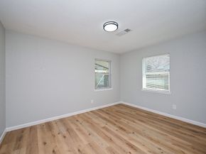 247 E Janisch Rd, Houston TX 77022