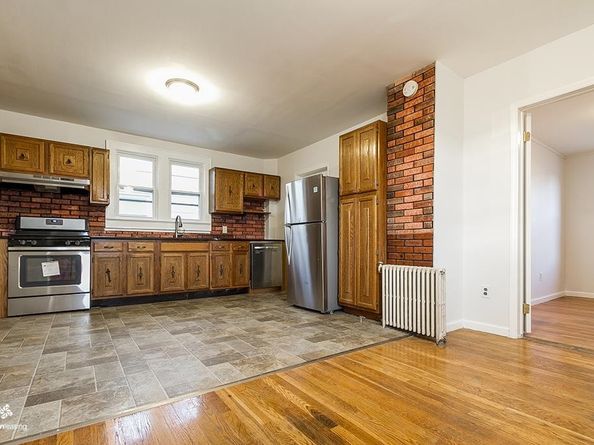 178 Avenue F, Bayonne NJ 07002
