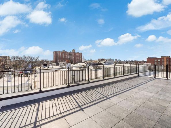 810 6th St 2, Union City NJ 07087