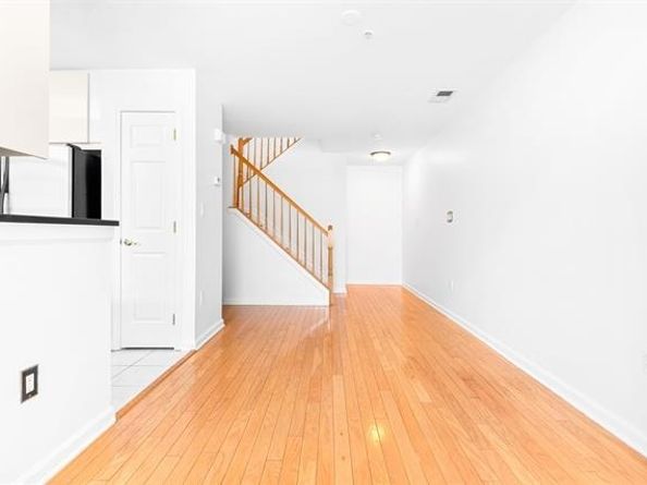 122 Abbie Ct, Guttenberg NJ 07093