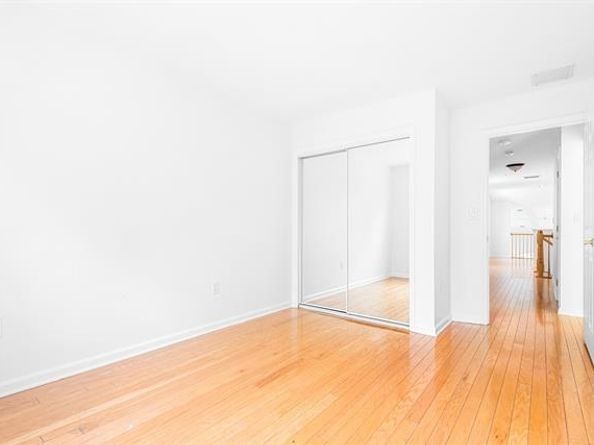122 Abbie Ct, Guttenberg NJ 07093