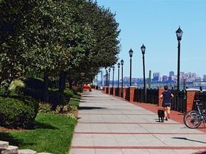 122 Abbie Ct, Guttenberg NJ 07093