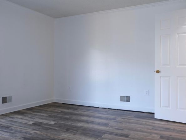 47 Dogwood St, Jersey City NJ 07305