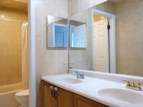 47 Dogwood St, Jersey City NJ 07305