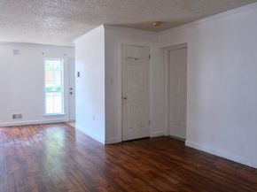 47 Dogwood St, Jersey City NJ 07305