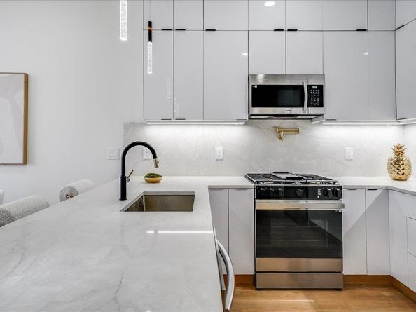 177 Wilkinson Ave 1, Jersey City NJ 07305