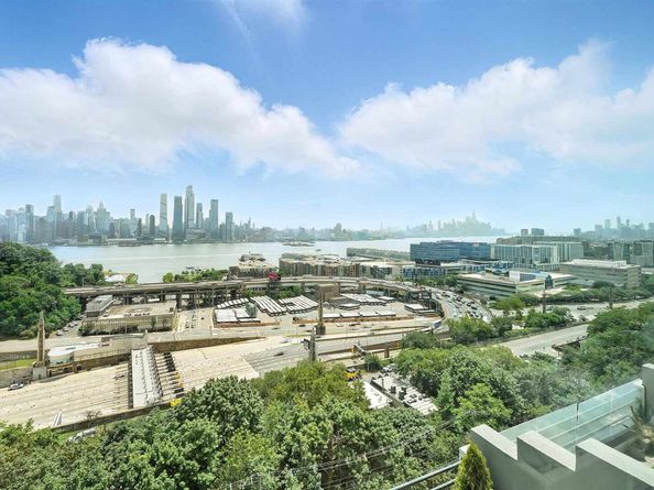 518-530 Gregory Ave PH1, Weehawken NJ 07086