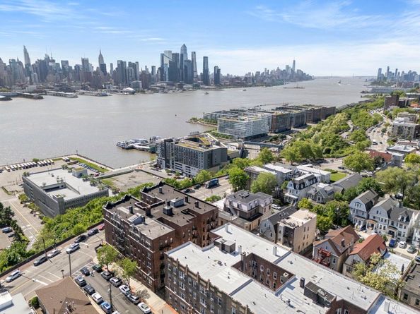 1055 Blvd East D3, Weehawken NJ 07086
