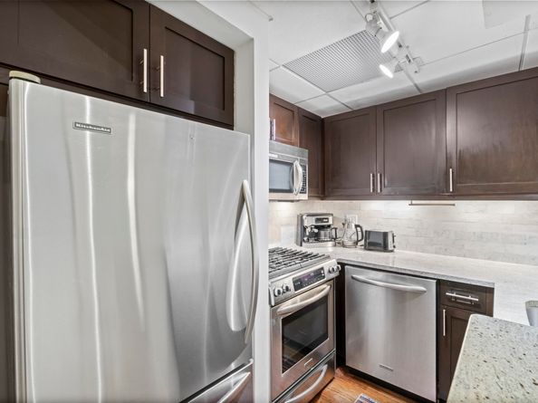 187 Wayne St 107C, Jersey City NJ 07302