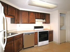 2234 Harmon Cove Tower, Secaucus NJ 07094