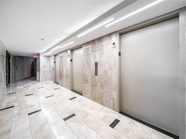 2234 Harmon Cove Tower, Secaucus NJ 07094