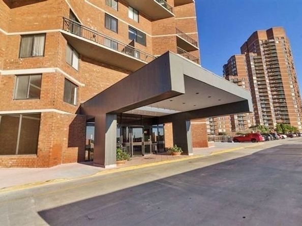 2234 Harmon Cove Tower, Secaucus NJ 07094
