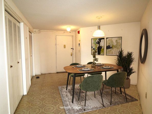 2234 Harmon Cove Tower, Secaucus NJ 07094