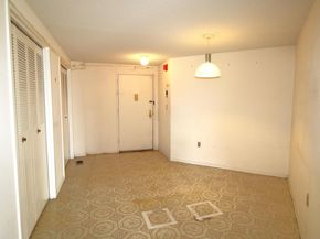 2234 Harmon Cove Tower, Secaucus NJ 07094