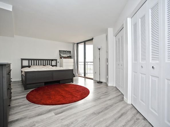 1203 Harmon Cove Tower 1203, Secaucus NJ 07094