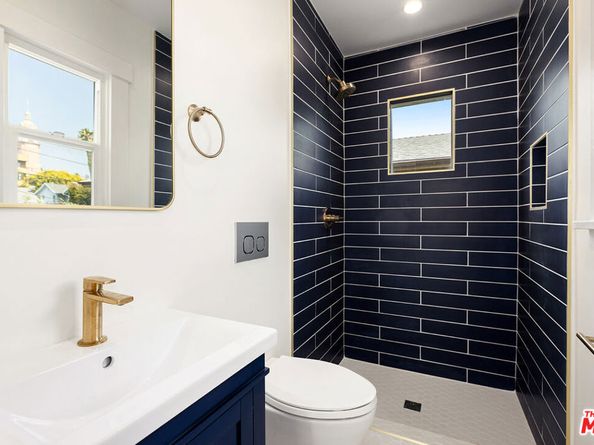 6629 De Longpre, Los Angeles CA 90028