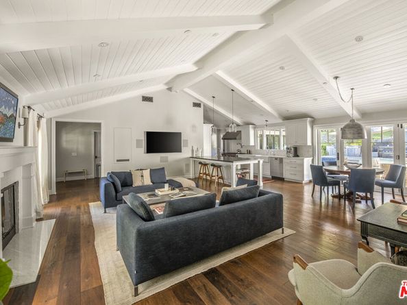 5549 Green Oak Drive, Los Angeles CA 90068