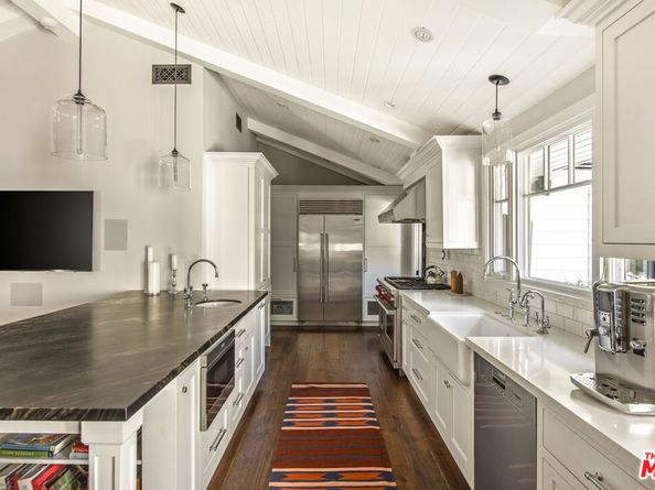 5549 Green Oak Drive, Los Angeles CA 90068