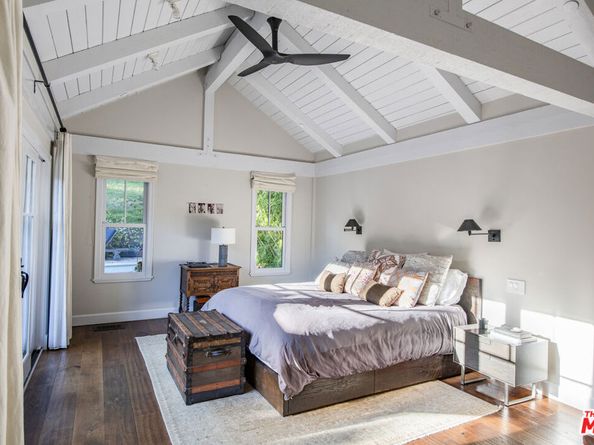 5549 Green Oak Drive, Los Angeles CA 90068