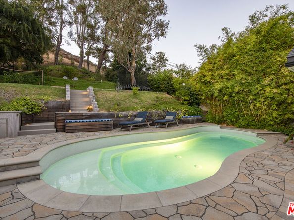 5549 Green Oak Drive, Los Angeles CA 90068