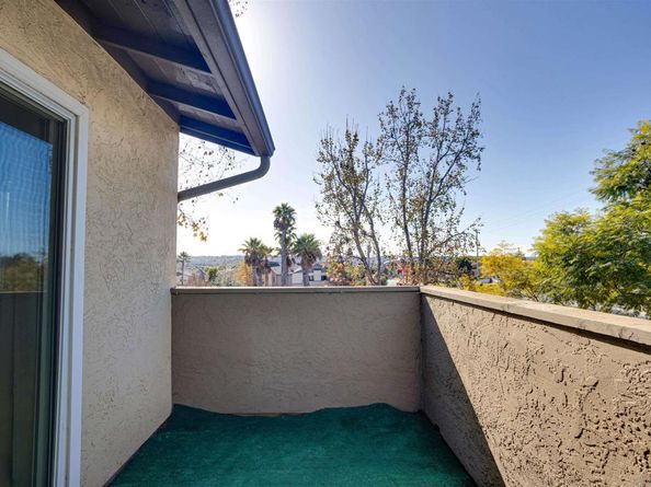 5009 Los Morros 18, Oceanside CA 92057